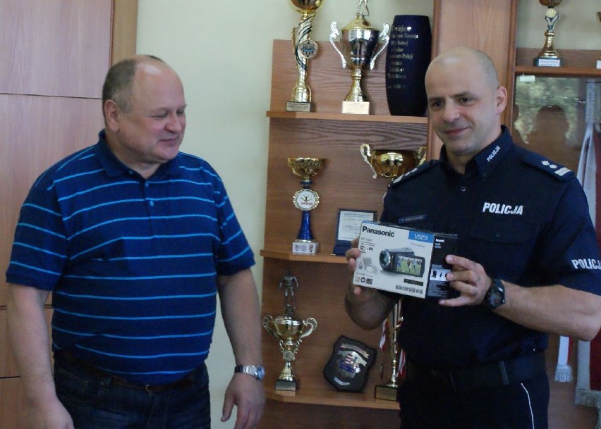 Policja w Bełchatowie dostała kamery do zwalczania przestępczości narkotykowej