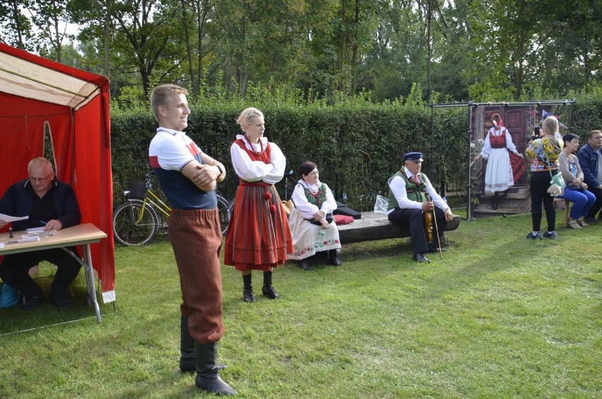 Od kujawiaka do oberka - spotkania folklorystyczne w...