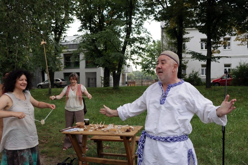 Świat dawnych Słowian na Słomianym Rynku: rzemiosło, kuchnia, taniec. Zobacz zdjęcia