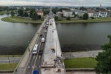 Kraków. Remont Mostu Dębnickiego postępuje - ile jeszcze?