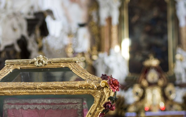 W bazylice w Krzeszowie znajdują się relikwie św. Walentego, patrona zakochanych