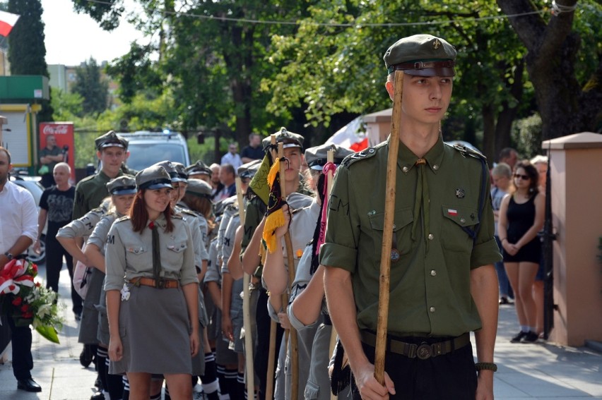 Bełchatów. Mieszkańcy oddali hołd powstańcom warszawskim [ZDJĘCIA]