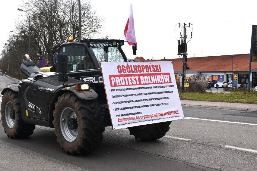Rolnicy wyjechali na ulice Kwidzyna. Protest potrwa do 27...