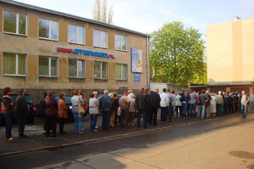 Gdańsk: Kolejka do Centrum Zdrowia ETER-MED jak w PRL-u [Artykuł Dziennikarza Obywatelskiego]