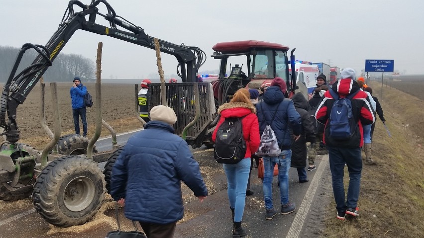 Wypadek na drodze wojewódzkiej 426 koło Strzelec Opolskich.