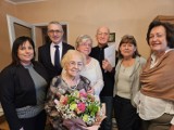 Mieszkanka Miasta i Gminy Pleszew świętowała setne urodziny! Maria Rogozińska czyta książki i rozwiązuje sudoku! Życzymy dużo zdrówka