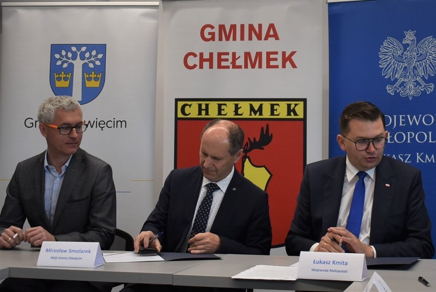 W Chełmku podpisano umowy dotyczące dofinansowania...