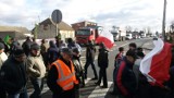 Protest rolników na DK 43 w Waleńczowie. Ceny skupu żywca ich zdaniem są za niskie [ZDJĘCIA, WIDEO]
