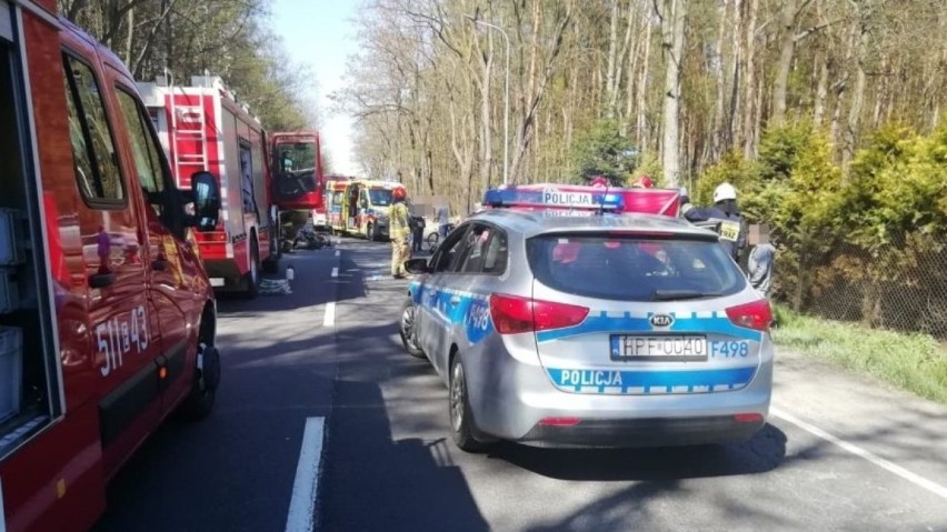 Wypadek na DK 91 w Gomunicach. 19-letnia paseżerka motocykla nie żyje