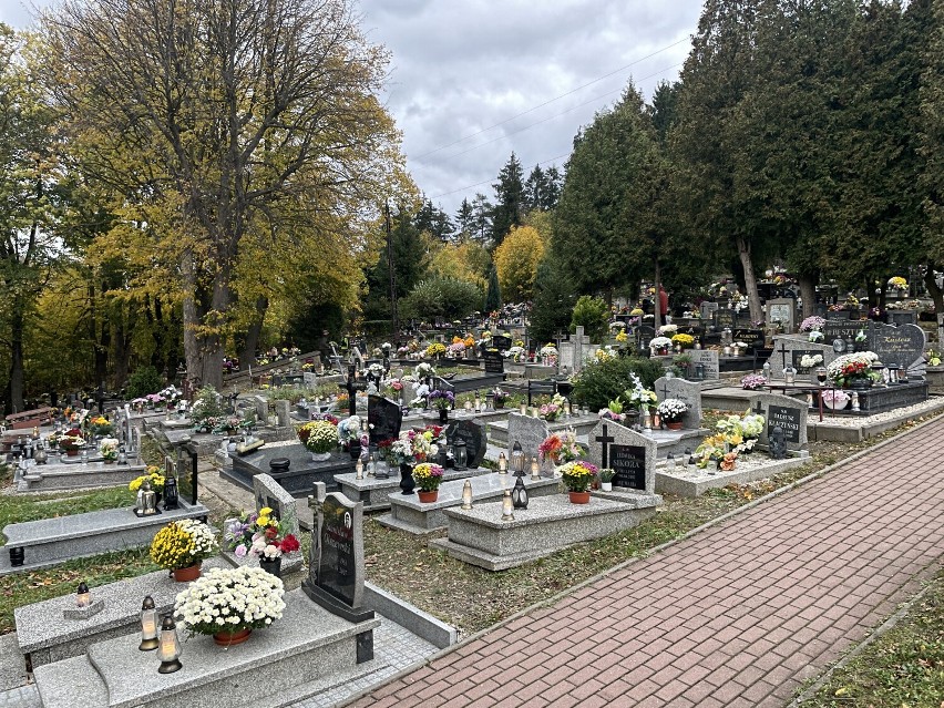 Trwa akcja Znicz 2023 w Wałbrzychu, uważajcie na cmentarzach