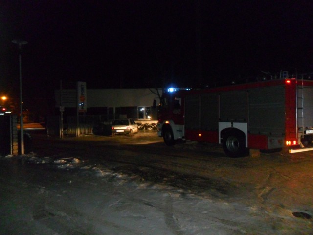 Pożar w Szamocinie. Akcja strażaków w fabryce Polsport [FOTO]