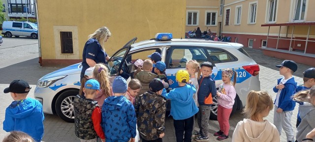 Dzieci odwiedziły komisariat policji w Pruszczu Gdańskim