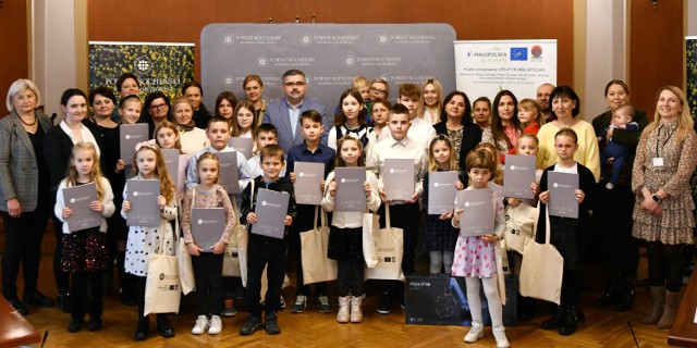 376 prac przygotowali uczestnicy konkursu plastycznego „Segreguj śmieci z #ekopowiatem bocheńskim”