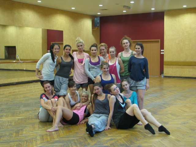 Dziewczyny z zespołu TESS trenują w Tarnogórskim Centrum Kultury