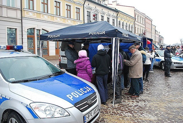 Obok Policji w pokazach uczestniczyli przedstawiciele straży...