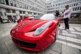 Kolejny salon z luksusowymi samochodami? Po Ferrari do Wilanowa