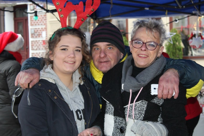 II dzień jarmarku bożonarodzeniowego na Rynku w Lesznie