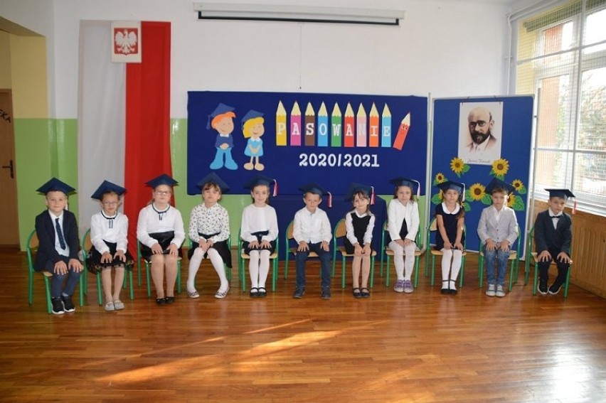 Pasowanie pierwszoklasistów w szkole w Michowicach [ZDJĘCIA]