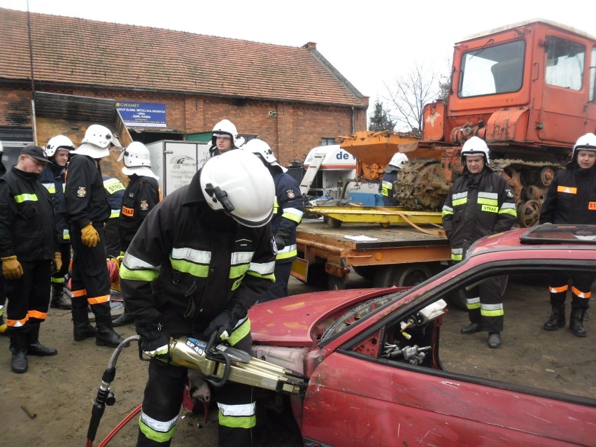 Straż Pożarna w Jarocinie: Strażacy ćwiczyli jak dotrzeć do...
