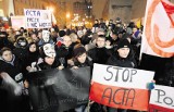 Łodzianie przeciw ACTA. 2 tys. demonstrantów w pasażu Schillera