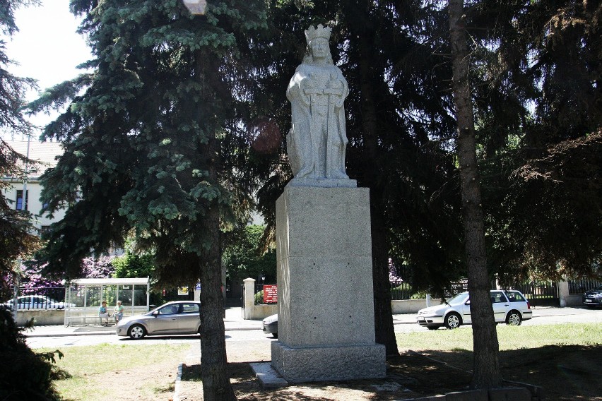 Pomnik Jagiełły w Legnicy czeka na nowe otoczenie