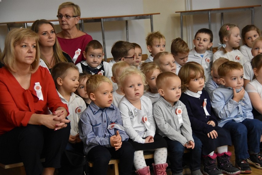 Rekord dla Niepodległej. Przedszkolaki z Witoszowa zaśpiewały hymn (ZDJĘCIA)
