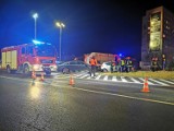 Wypadek na rondzie koło Galerii Emka w Koszalinie. Zderzyły się dwa pojazdy [ZDJĘCIA]