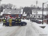 Radawie. Zderzenie bmw i opla. Kierowca tego pierwszego samochodu nie dostosował prędkości do warunków jazdy