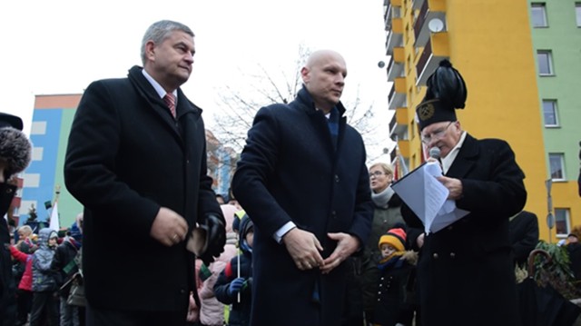 Paweł Szafran (w środku) to nowy prezes Piasta Nowa Ruda