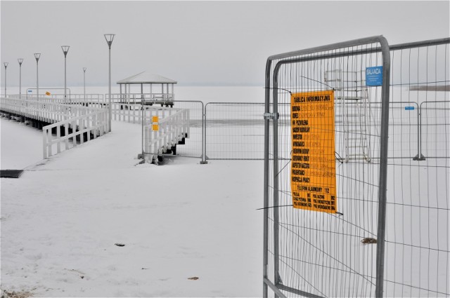 Ruszył drugi etap remontu mola na plaży w Stepnicy