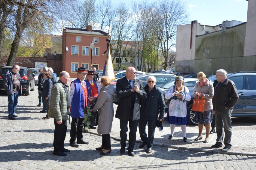 Lębork. Uczestnicy uroczystości pogrzebowych śp. Jana Kiśluka wsparli budowę hospicjum.