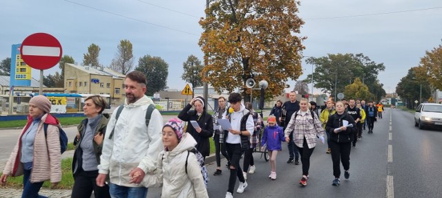 Wierni ze Zduńskiej Woli poszli do Sanktuarium Matki Bożej Księżnej Sieradzkiej