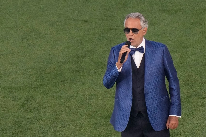 Ceremonia otwarcia Euro 2020. Bocelli, akrobaci i hymn turnieju [ZDJĘCIA]