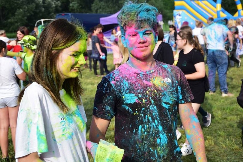 Święto Kolorów Holi w Prabutach. Już w najbliższą sobotę piknik rodzinny połączony ze Świętem Kolorów!