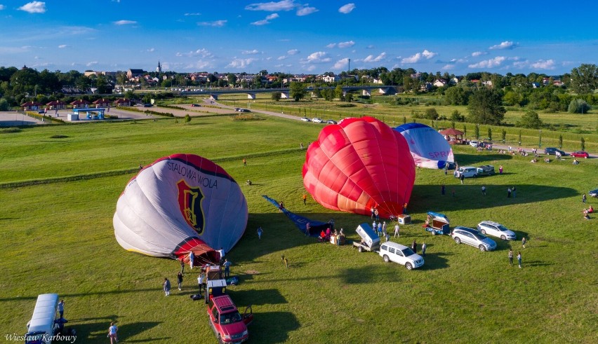 Fiesta Balonowa odbyła się w Uniejowie. Zobacz jak z góry prezentuje się miasto i okolica ZDJĘCIA