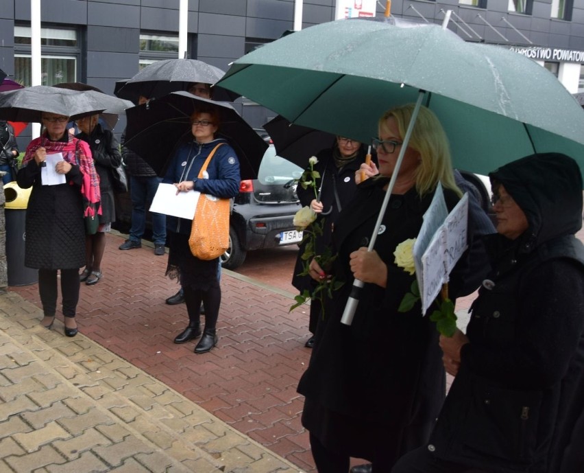 „Czarny protest” w Sandomierzu. Kobiety broniły swych praw (ZDJĘCIA)