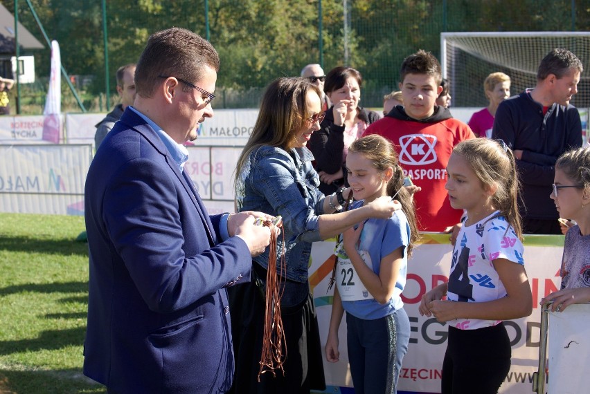 Borzęcin. 500 osób wystartowało w biegu Borzęcińska Dycha [DUŻO ZDJĘĆ]