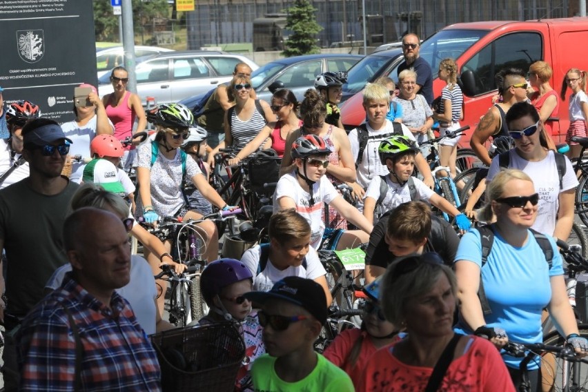 Finał akcji "Rowerowy Maj"! Uczestnicy wyruszyli z parkingu...