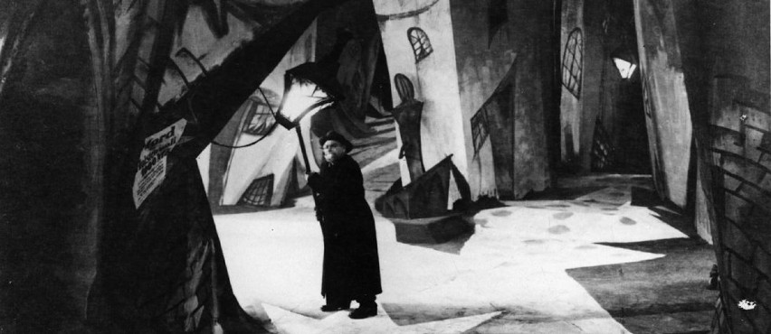 Kadr z filmu „Gabinet doktora Caligari” z 1919 r.