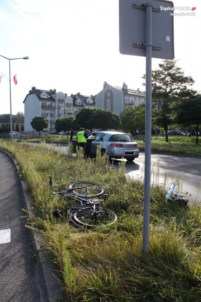 Potrącona na Alei Piłsudskiego 47-letnia rowerzystka trafiła do szpitala.