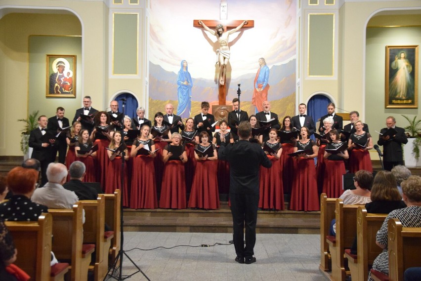 Jubileuszowy koncert w kościele Krzyża św. w Czułowie z...