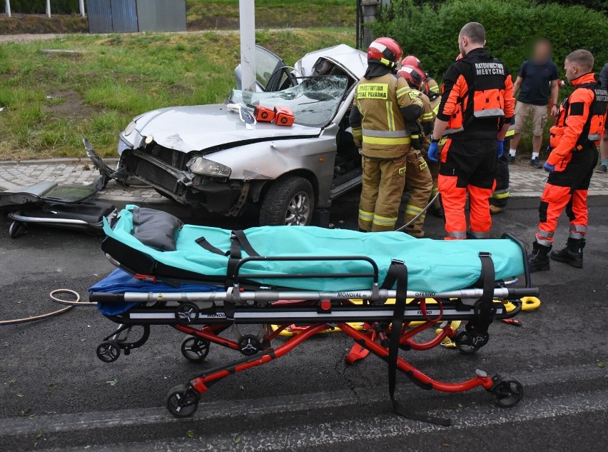 Groźny wypadek na ul. 3 Maja w Przemyślu. Do sprawy zatrzymano dwie osoby [ZDJĘCIA]