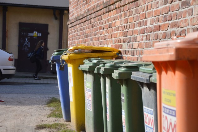 Radni z Tucholi analizują koszty zagospodarowania odpadów komunalnych. Jak to przełoży się na nasza kieszeń? Dowiemy się  na sesji.