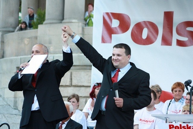 Krzysztof Zaremba (z prawej) z Joachimem Brudzińskim (PiS)