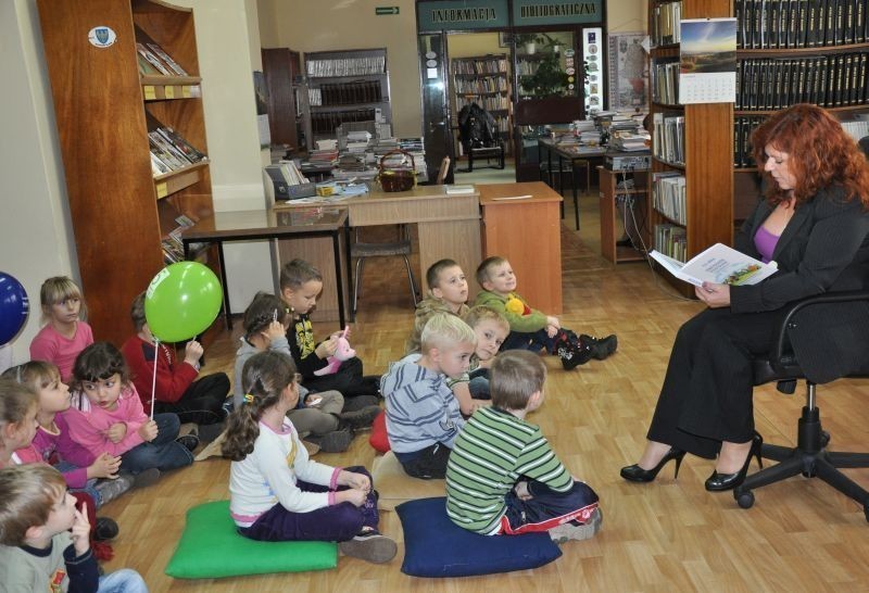 W świętochłowickiej bibliotece rozpoczęła się kolejna edycja czytania dzieciom książek po angielsku