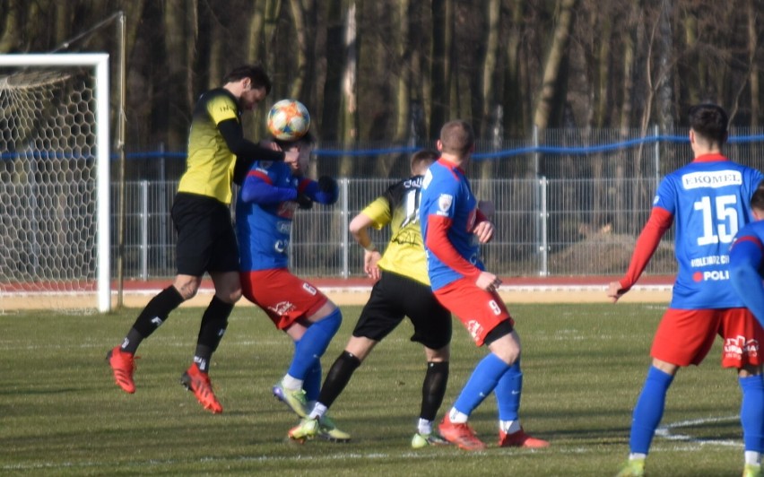 V liga. Pomezania Malbork zremisowała z Kolejarzem Chojnice. Błękitni Stare Pole rozgromieni w Stężycy