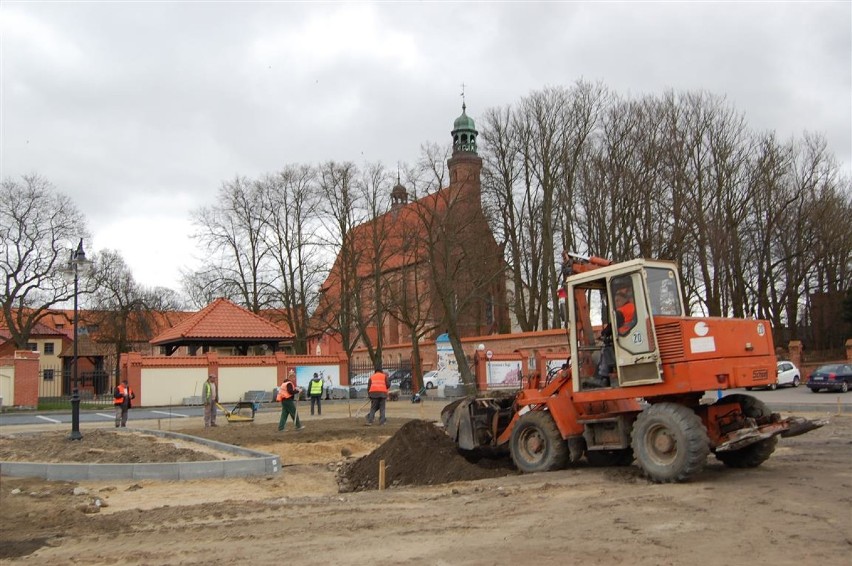 Budowa parkingu przy kościele WNMP w Żukowie