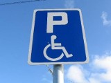 500 zł kary za parkowanie w miejscu dla inwalidy