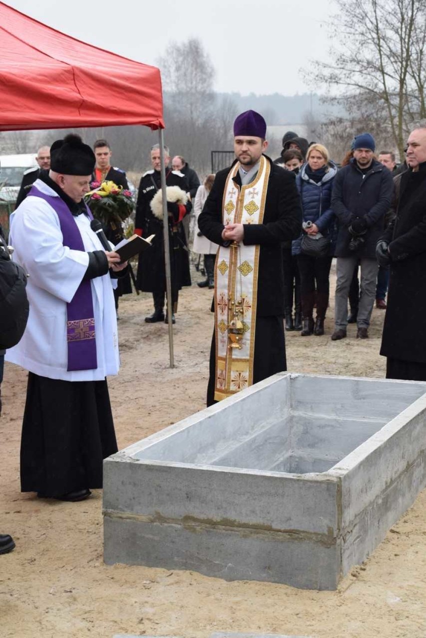 Carscy żołnierze z bitwy pod Żyrzynem ponownie spoczęli w Baranowie (Zdjęcia)