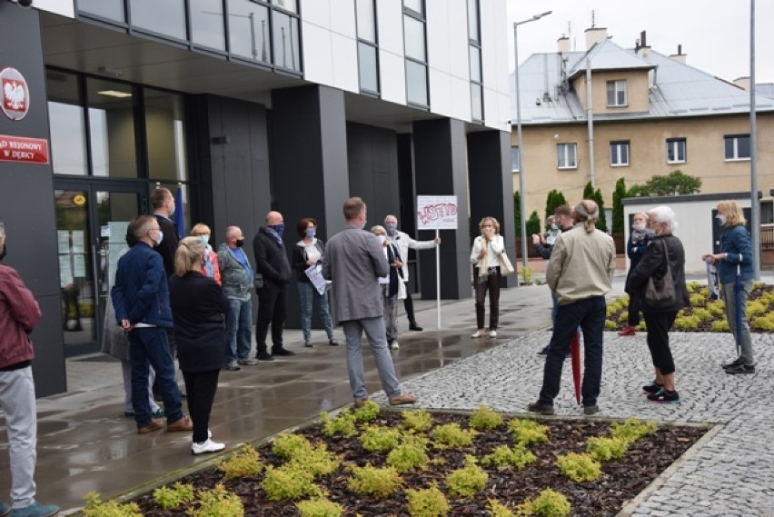 #MuremzaIgorem Protest pod dębickim Sądem Rejonowym w obronie sędziego Igora Tulei